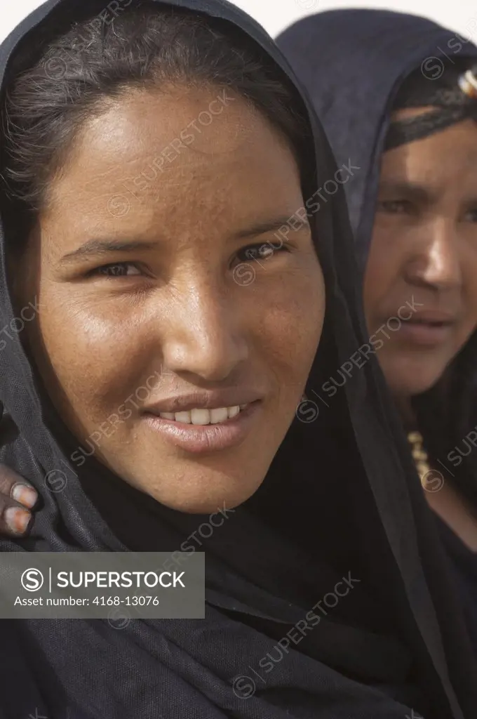Mali, Near Timbuktu, Sahara Desert, Tuareg Woman, Portrait