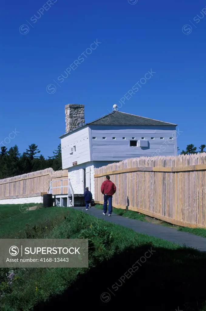 USA, Michigan, Lake Huron, Mackinac Island, Fort Mackinac, Wall, East Blockhouse, 1798, Tourists