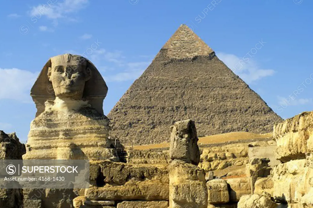 EGYPT, CAIRO, GIZA, SPHINX WITH CHEFREN PYRAMID IN BACKGROUND