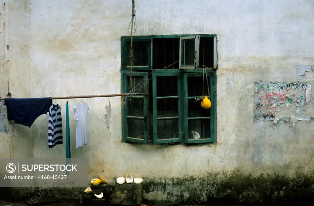 China, Guangxi Province, Near Guilin, Xing Ping Village Scene, Window And Laundry
