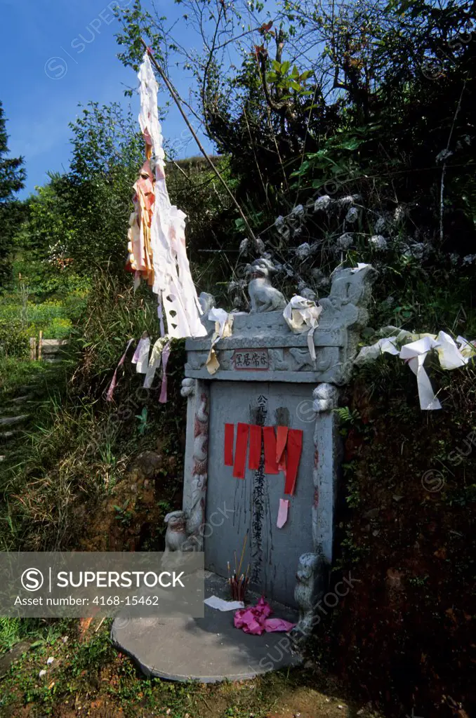 China, Guangxi Province, Near Guilin, Longji Area, Grave