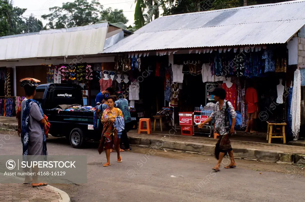 Indonesia, Bali, Gunung Kawi, Souvenir Stands Selling Batik