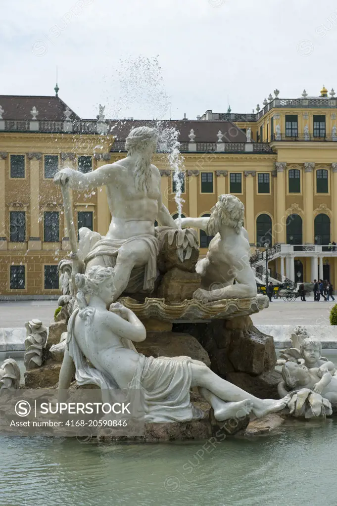 Fountain in front of Schönbrunn Palace in Vienna, Austria.