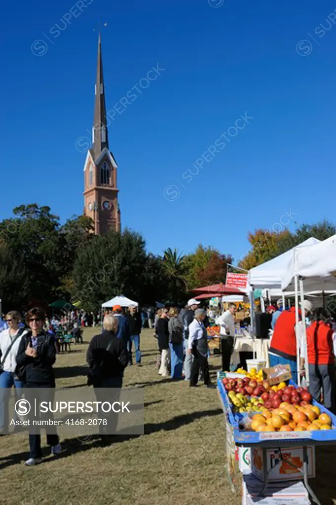 Usa, South Carolina, Charleston, Marion Square, Saturday's Farmers Market, Produce Stand
