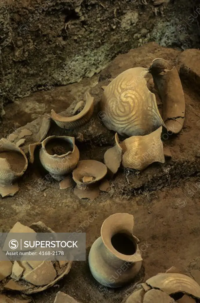 Ne Thailand, Near Udon Thani, Ban Chiang, Archaeological Site, 3600-250 B.C., Pottery