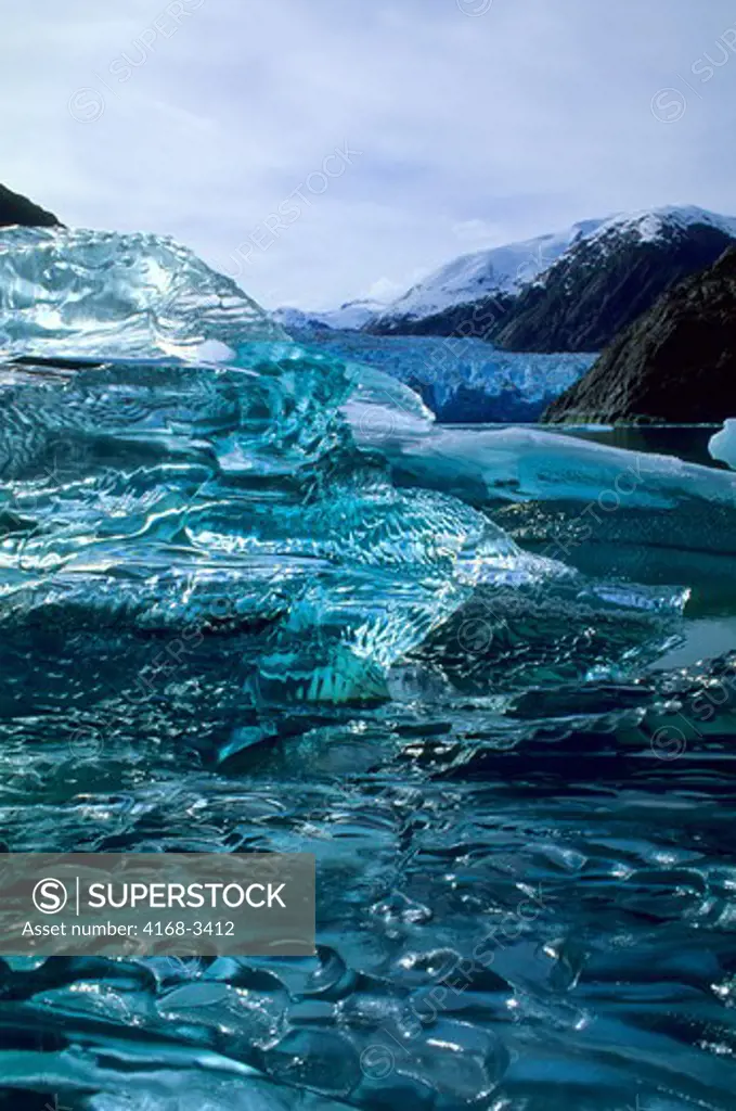Usa, Alaska, Near Juneau, Tracy Arm, Glassy Iceberg