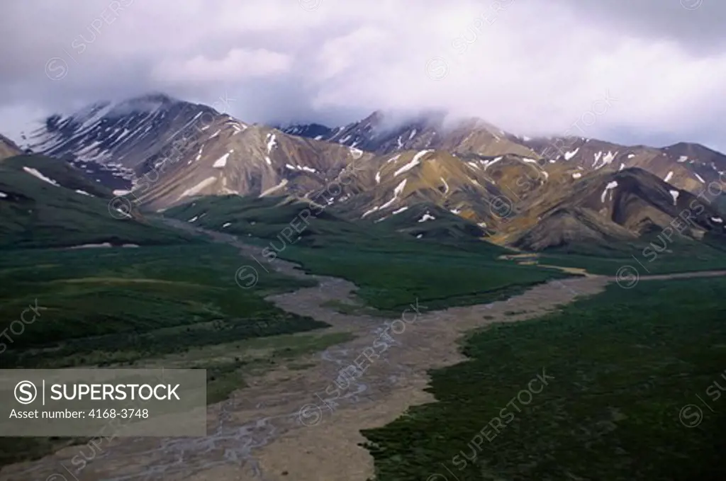 Usa, Alaska, Denali National Park, View From Polychrome Pass, Toklat River