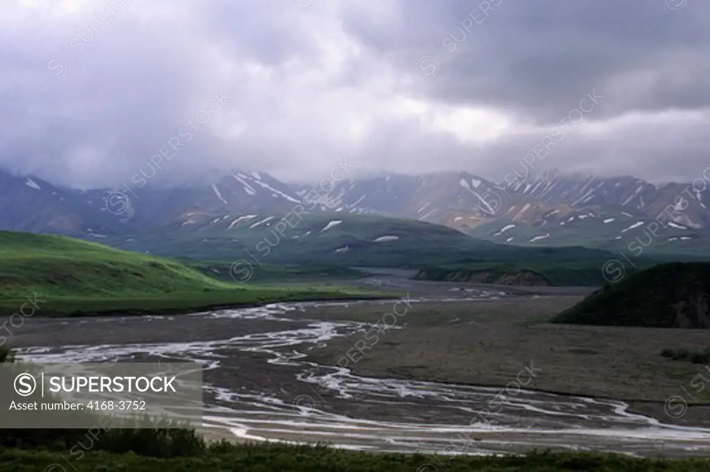Usa, Alaska, Denali National Park, View From Polychrome Pass, Toklat River