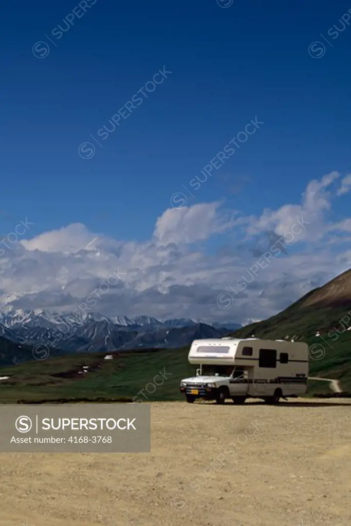 Usa, Alaska, Denali National Park, Stoney Hill Overlook, Mt. Mckinley (Denali), Rv