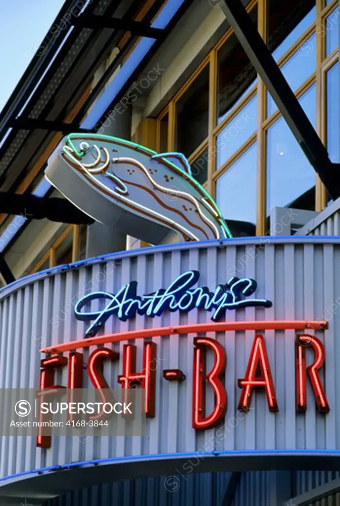 Usa, Washington, Seattle Waterfront, Anthony's Neon Fish-Bar Sign