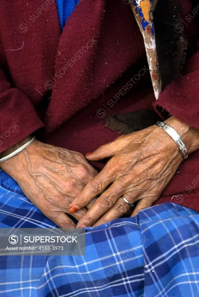 Morocco, Near Marrakech, Atlas Mountains, Asni Valley,Ouirgan Village, Berber Woman, Hands