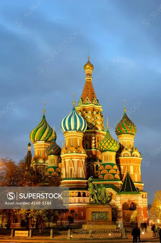 Russia, moscow, red square, st. basil's cathedral at night