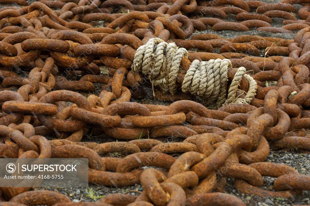 SOUTH GEORGIA ISLAND, GRYTVIKEN, OLD WHALING STATION, RUSTY CHAIN
