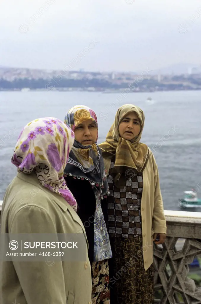 TURKEY, ISTANBUL, TOPKAPI PALACE, TURKISH WOMEN