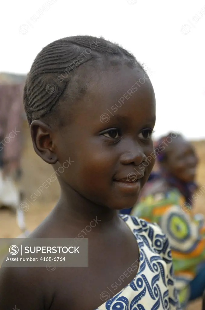 mali, segou, portrait of local girl