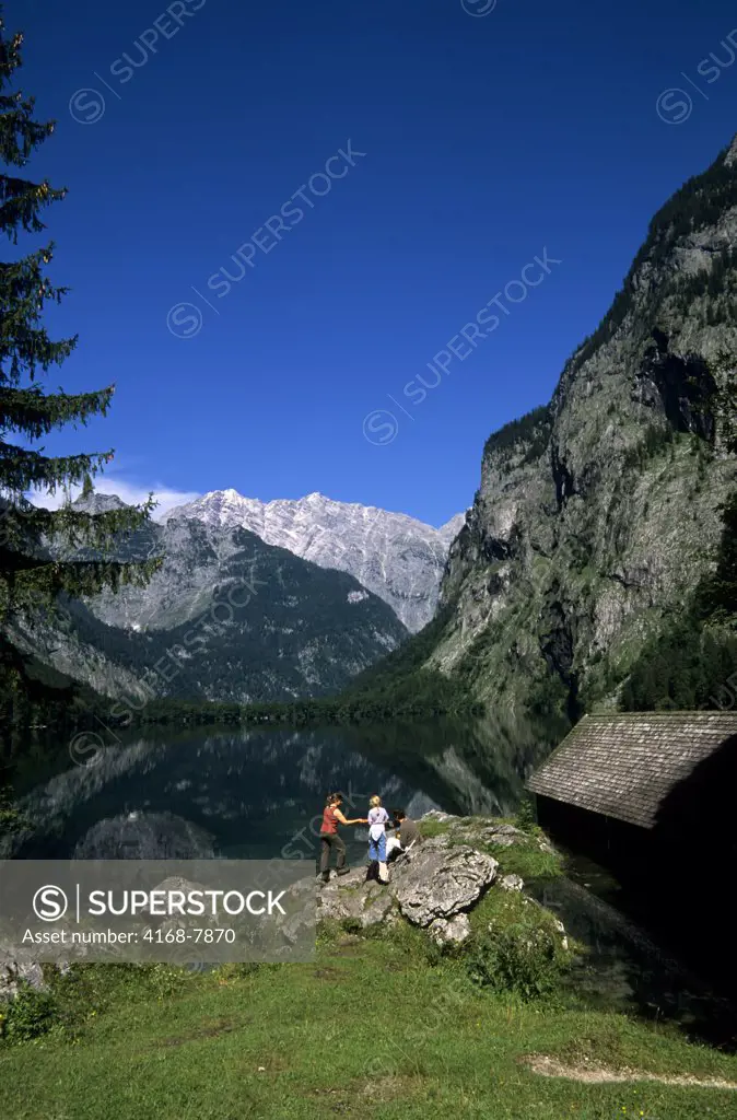 Germany, Bavaria, Berchtesgaden, Konigsee Area, Obersee, Fischunkel Alm, two people on trail