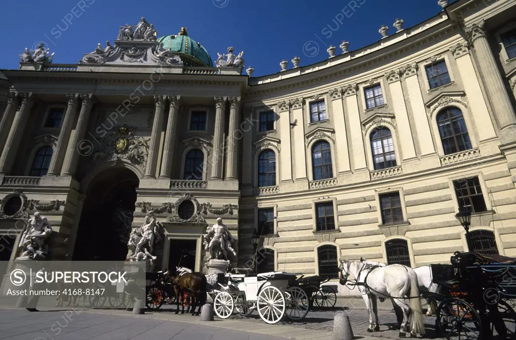 Austria, Vienna, Fiaker in front of Hofburg Palace
