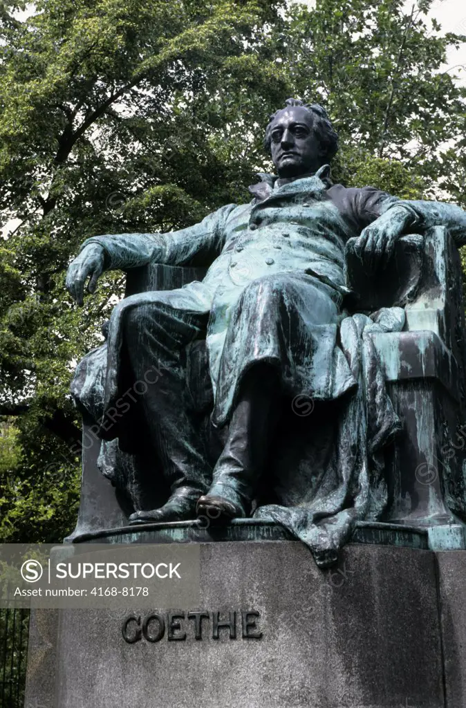 Austria, Vienna, Hofburg, Statue of Goethe in Burggarten