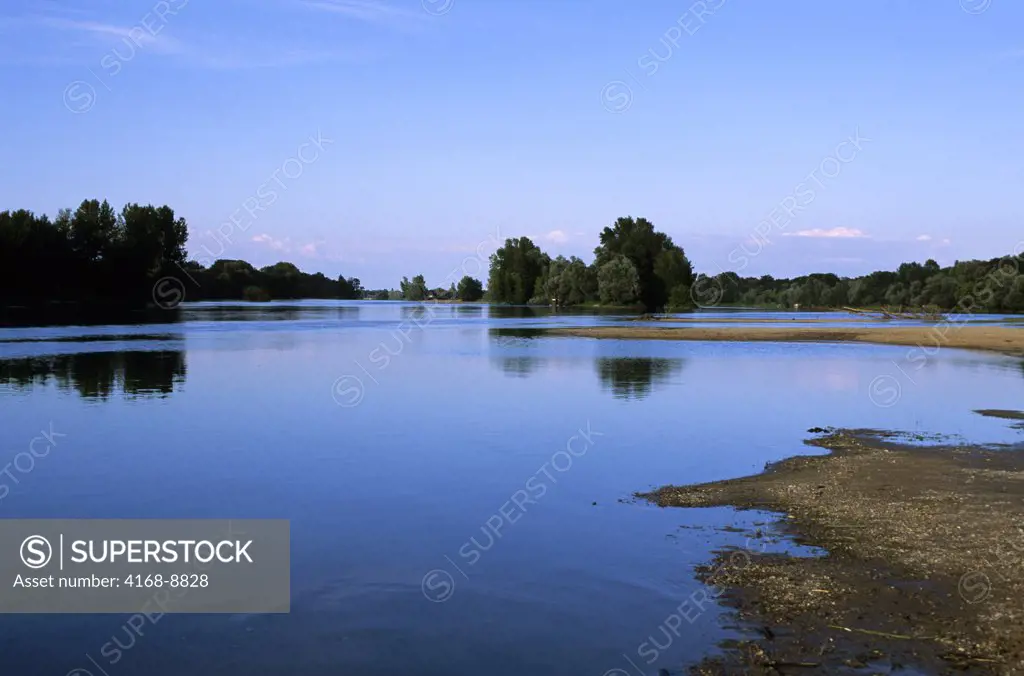 France, Loire Region, Near Chinon, Candes St. Martin, Loire River