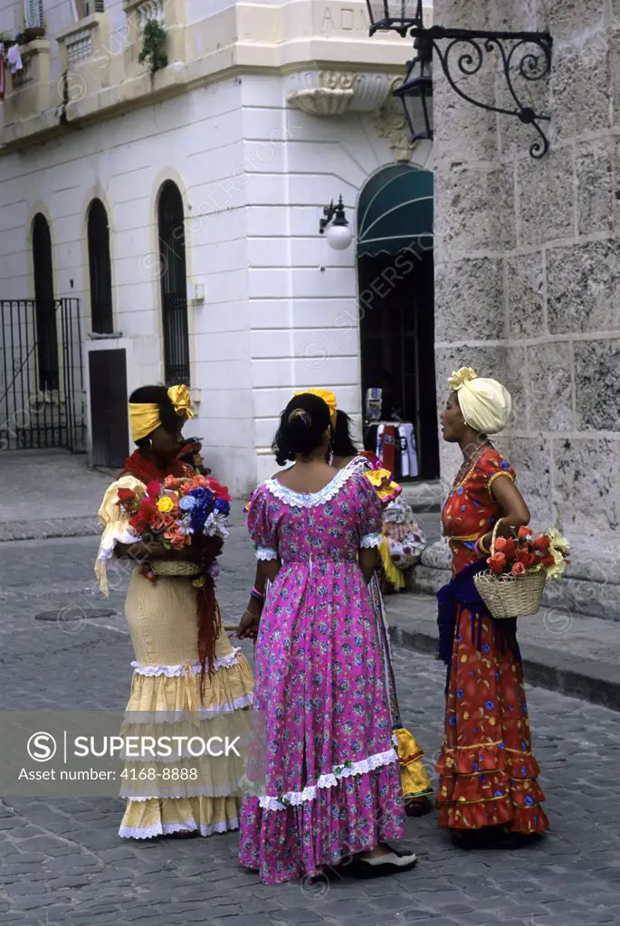 Cuba, Old Havana, Plaza De La Catedral, Women in colonial clothing