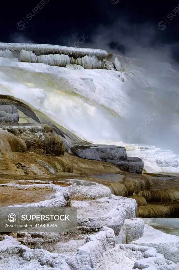 Usa, Wyoming, Yellowstone National Park, Mammoth Hot Springs, Canary Spring Terrace