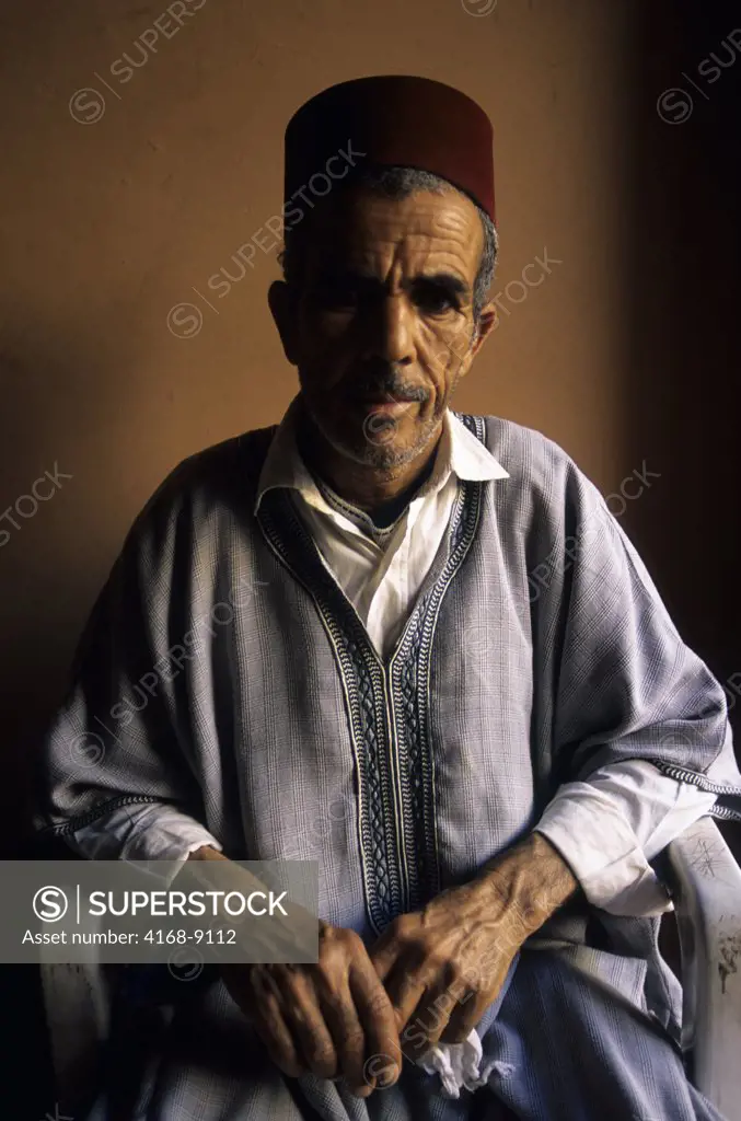 Morocco, Marrakech, Souk Scene, Moroccan Man With Gallaba And Fez, Traditional Clothing