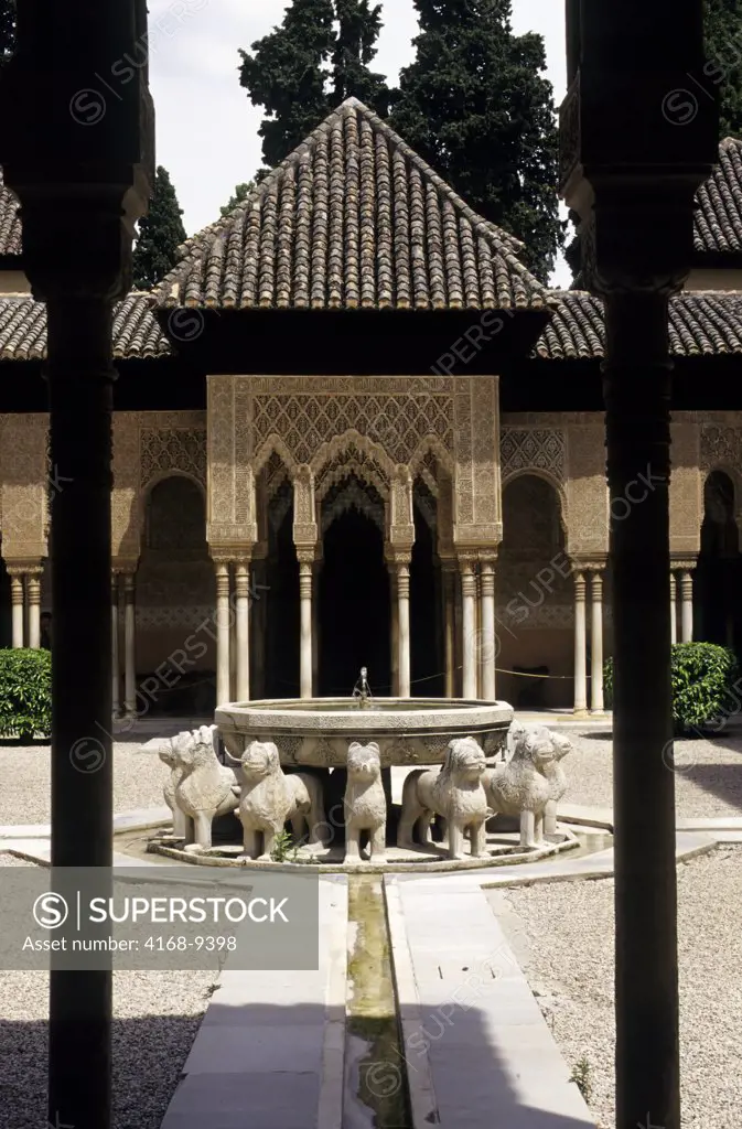 Spain, Grenada, Alhambra, Palace And Courtyard Of The Lions