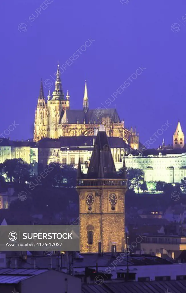 CZECH REPUBLIC PRAGUE THE OLD TOWN HALL AND HRADCANY CASTLE