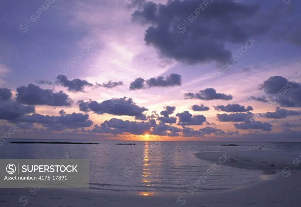 MALDIVE ISLANDS INDIAN OCEAN SUNSET