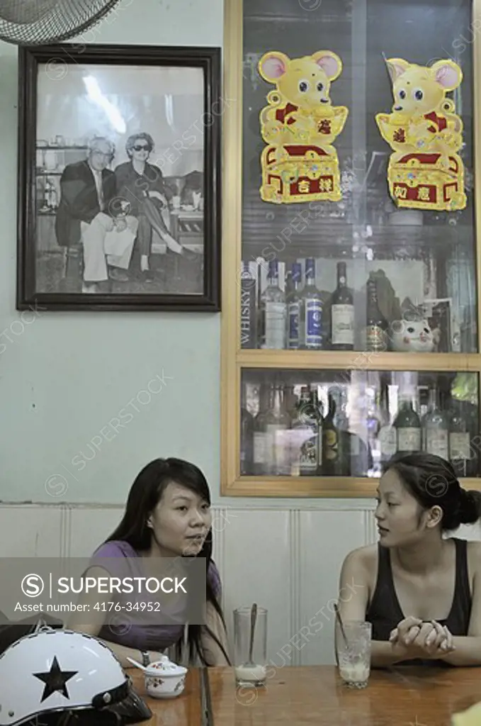 Women in  café 52  in Hanoi, Vietnam 2008