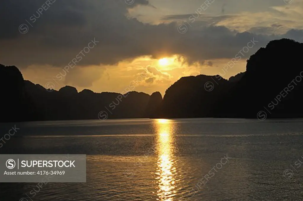 Sunset at Halong Bay, Vietnam 2008