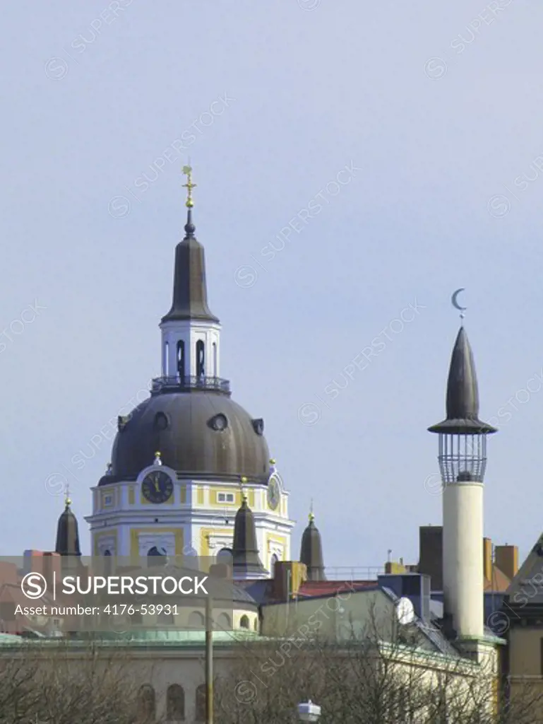 The towers of a christian church and a mosque on Sä