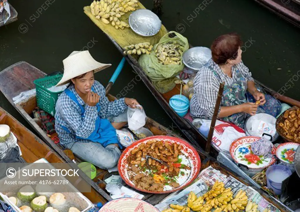 The floating market in Damnoen Saduak, Bangkok