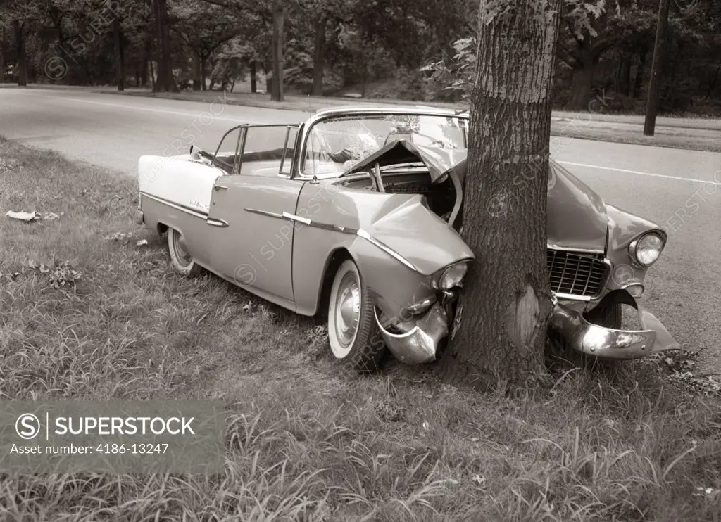 1950S Convertible Crashed Head-On Into A Tree Outdoor