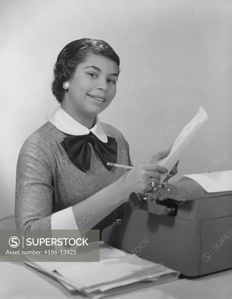 1950S Negro Woman Office Typewriter Secretary