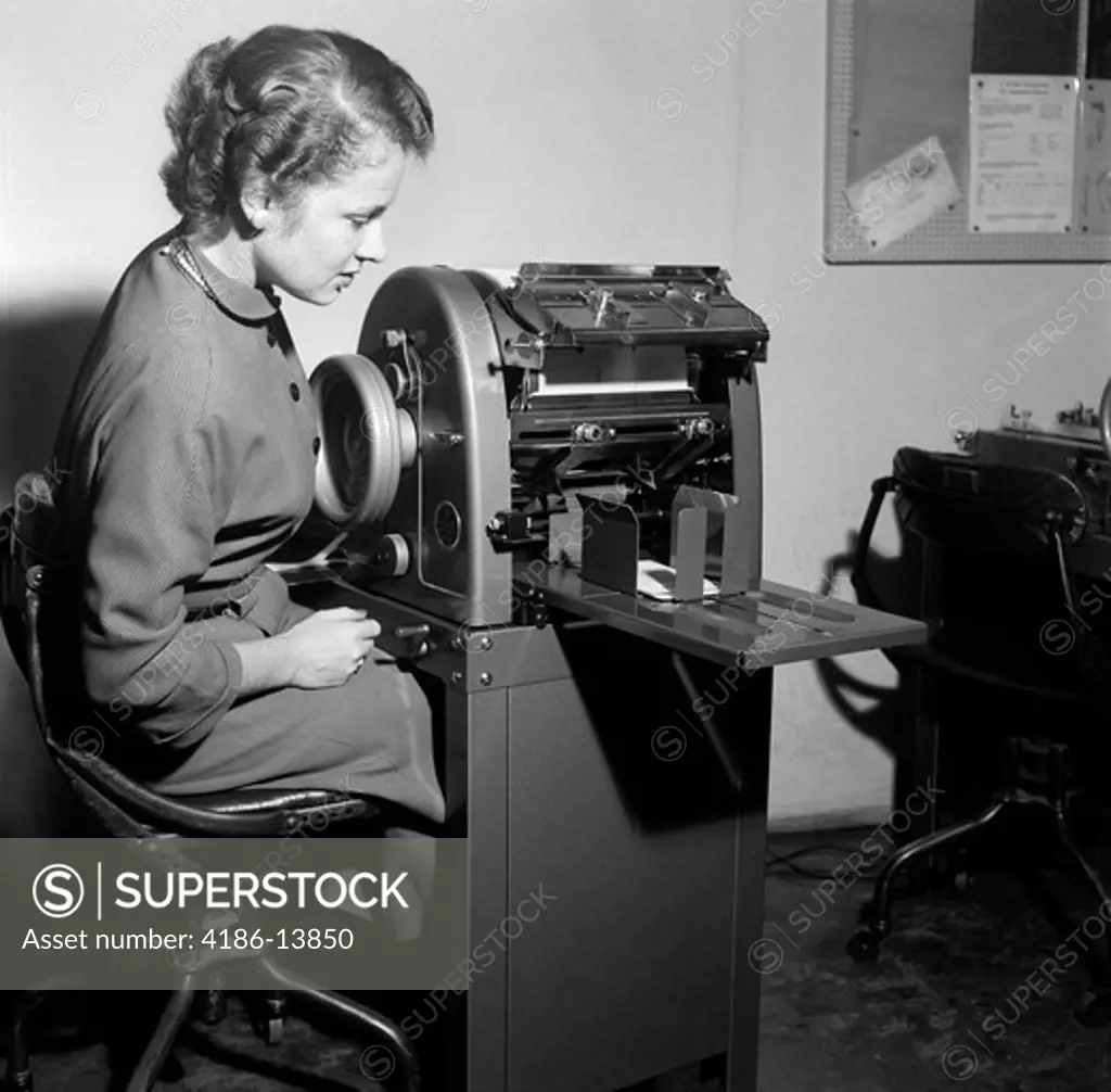 1950S Woman Mimeograph Machine Secretary