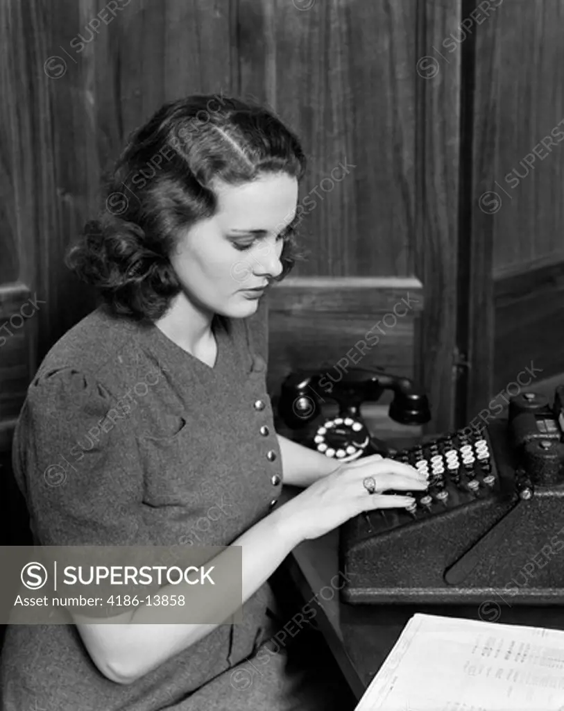 1940S Woman Typing Typewriter Secretary Work Business