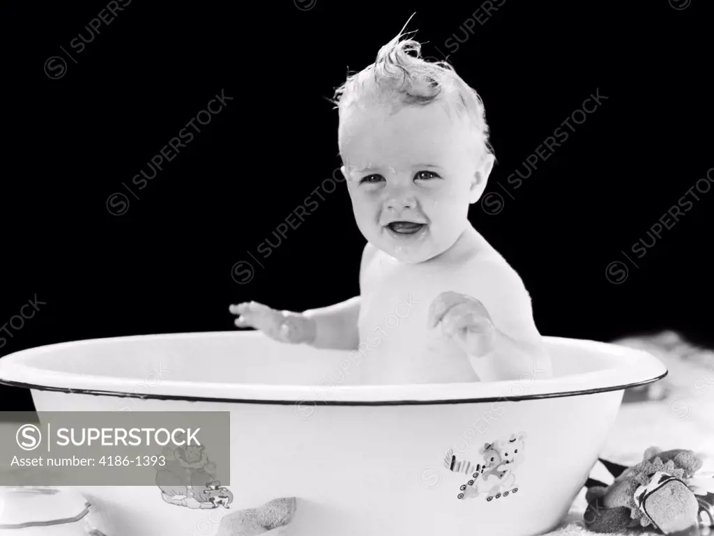 1930S 1940S Smiling Happy Baby Sitting In Enameled Tin Bathtub