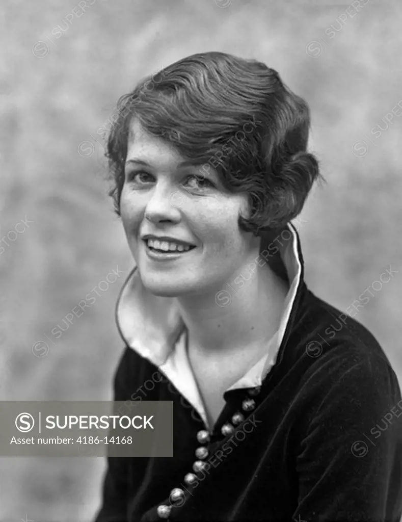 1930S Smiling Portrait Woman