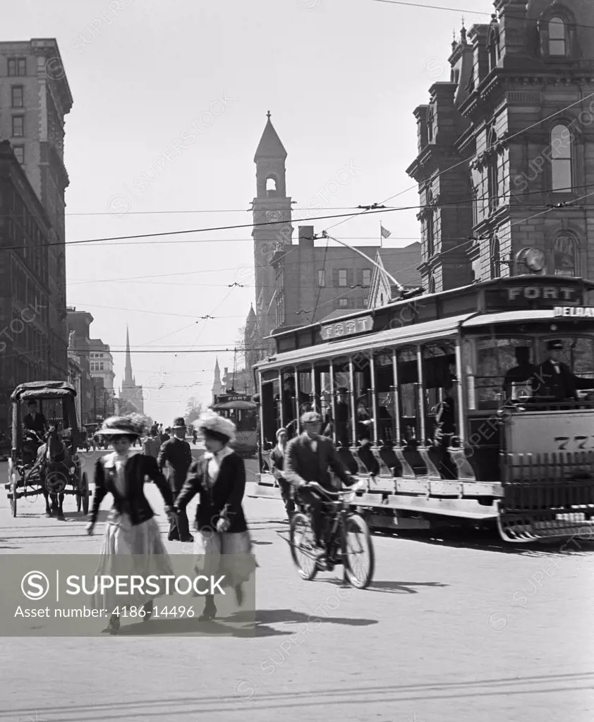 1900S 1910S 1912 Detroit Street Scene Pedestrians & Streetcar
