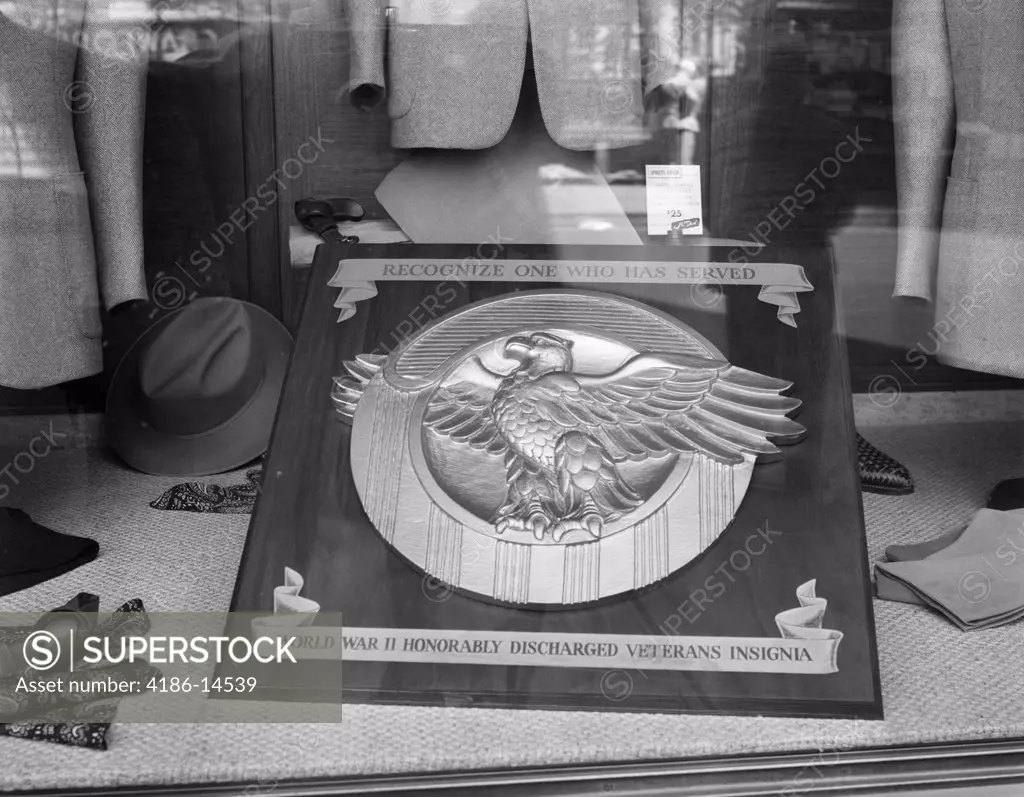 1940S 1945 Plaque Of The War Veterans Honorable Discharge Button Insignia In Store Window