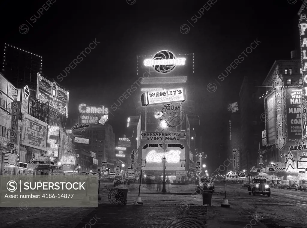1935 Nyc Times Square Lighted At Night Broadway'S Great White Way