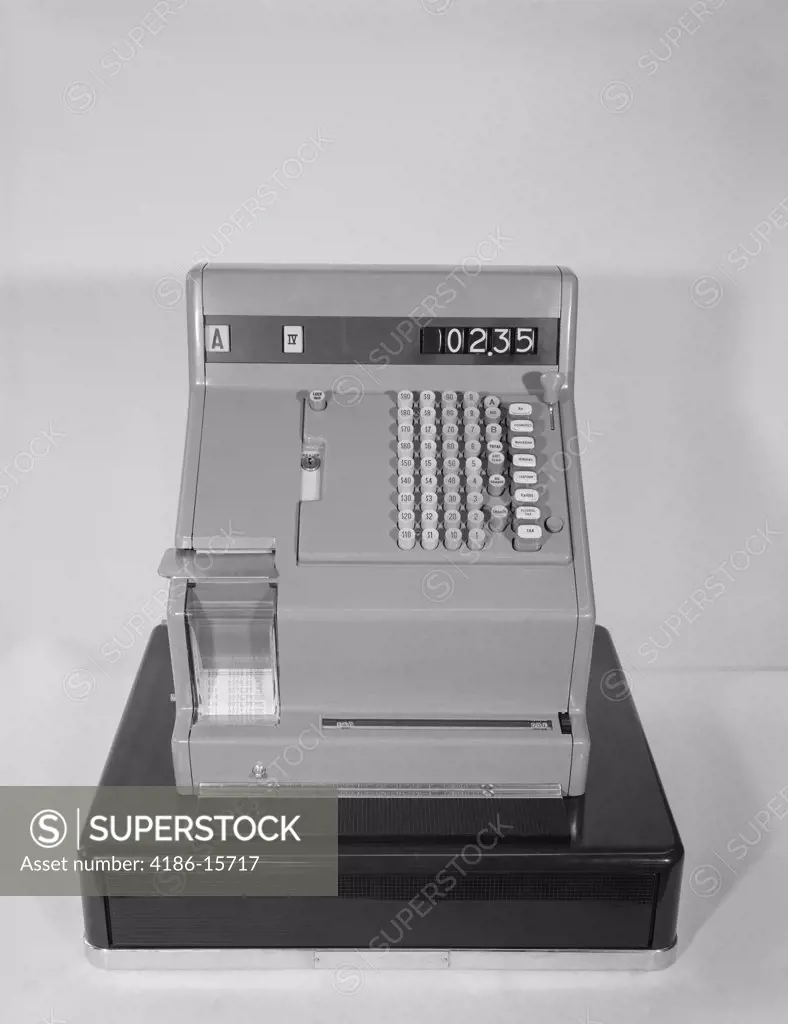 1960S Cash Register With 2.35 Amount Of Sale