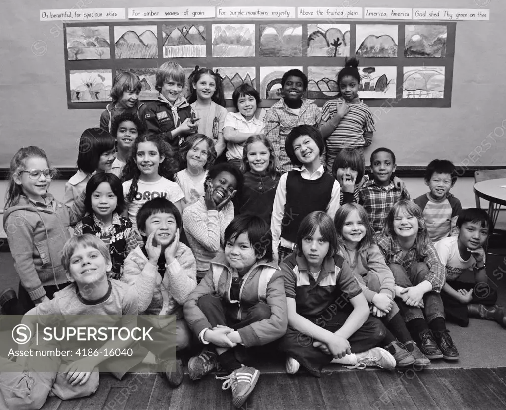 1980S Group Portrait Of Grade School Class Making Funny Faces
