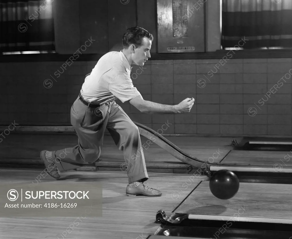 1950S Side View Man Bowling
