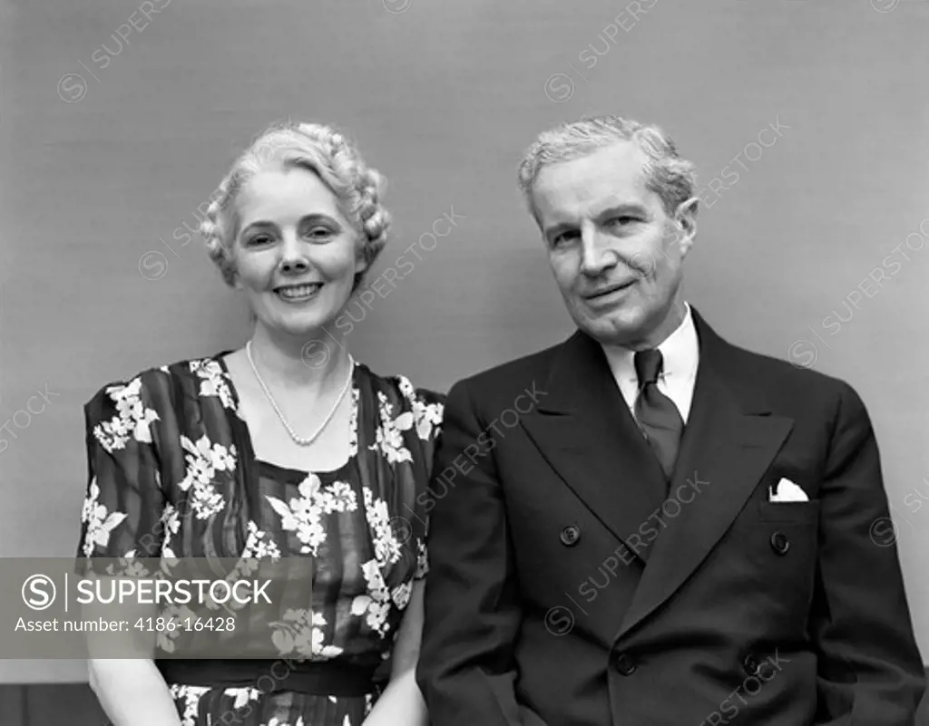 1940S Older Couple Dressed Up