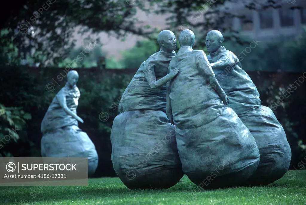 Hirshhorn Sculpture Garden Last Conservation Piece Washington Dc Usa
