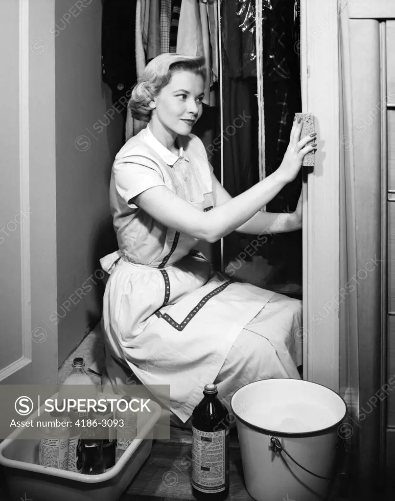 1950S Woman Cleaning