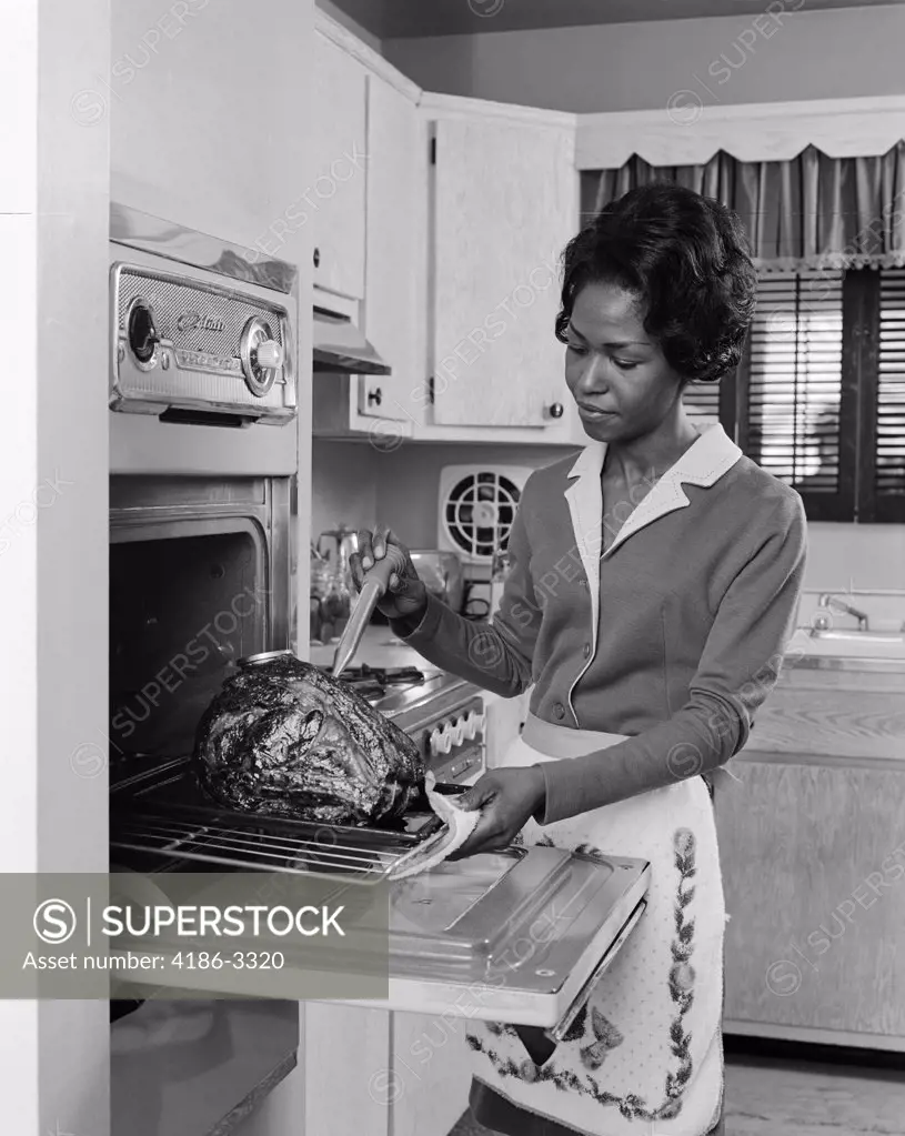 1970S Black Woman African American Oven Turkey Thanksgiving