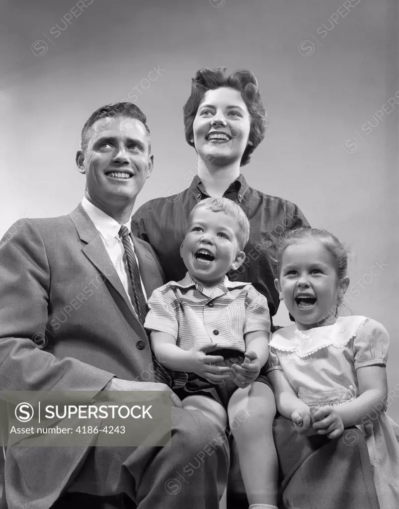1950S Family Smiling Posing Together